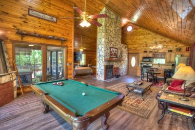 Pinnacle Cabin Rentals Luxury Cabin 